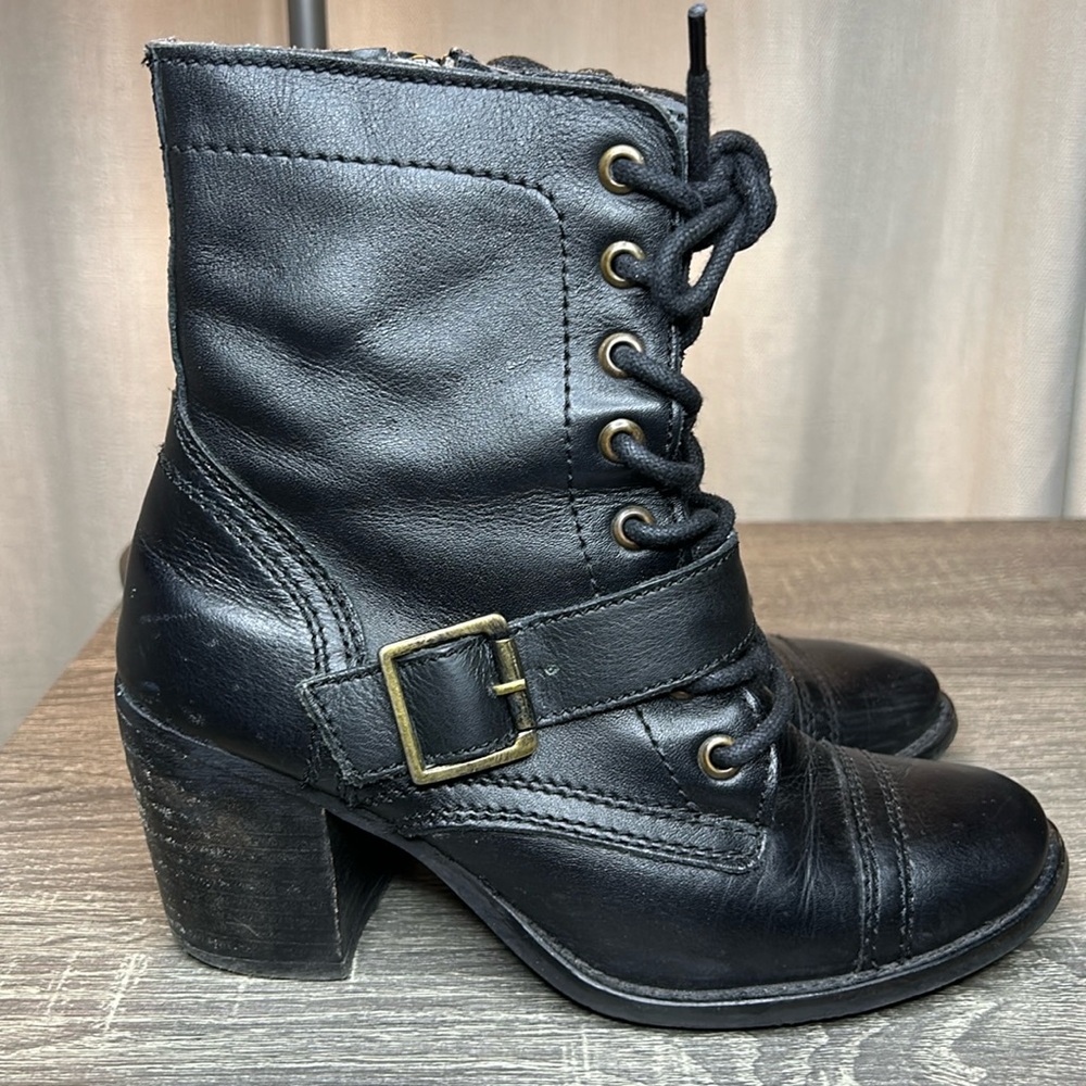 Steve Madden Taupe Leather Combat Boots Size 6